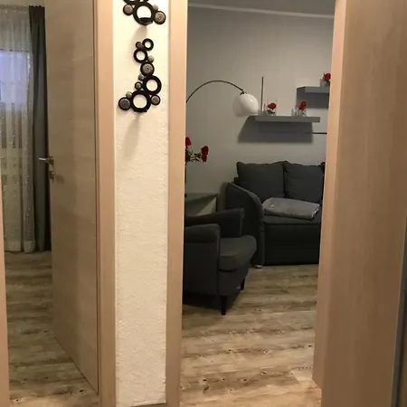 Gartenlaube דירה בורקום