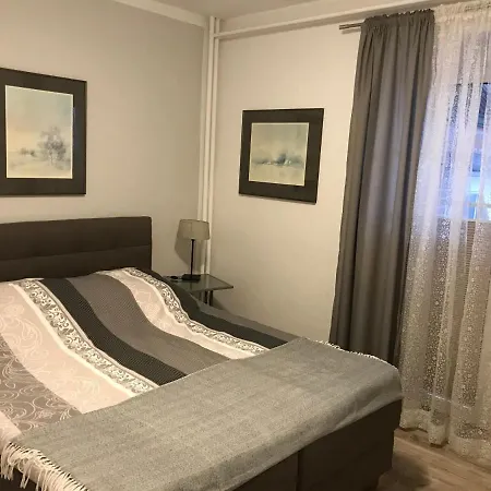 Gartenlaube בורקום